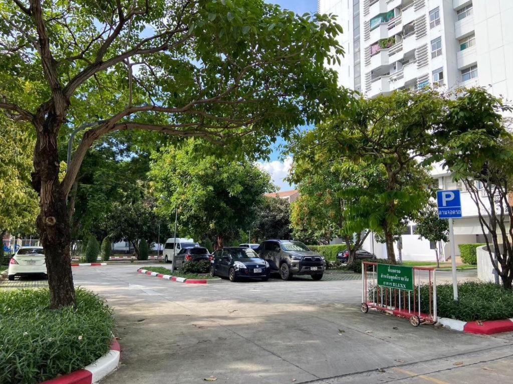 Hotel Dluxx Thammasat Pathum Thani Exteriér fotografie