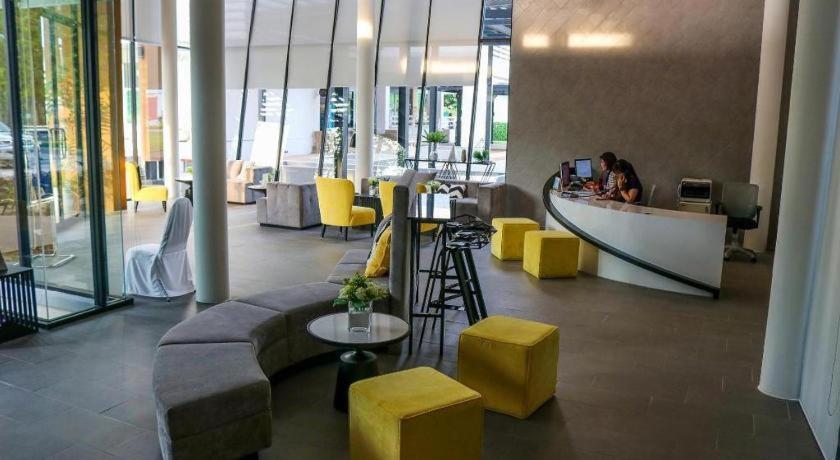 Hotel Dluxx Thammasat Pathum Thani Exteriér fotografie